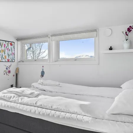 アパート Med Panoramautsikt Og Terrasse トロムソ