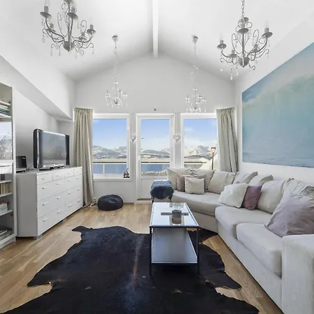 アパート Med Panoramautsikt Og Terrasse トロムソ