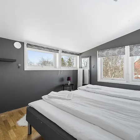 Med Panoramautsikt Og Terrasse *