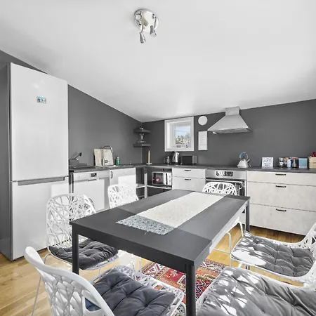 아파트 Med Panoramautsikt Og Terrasse *