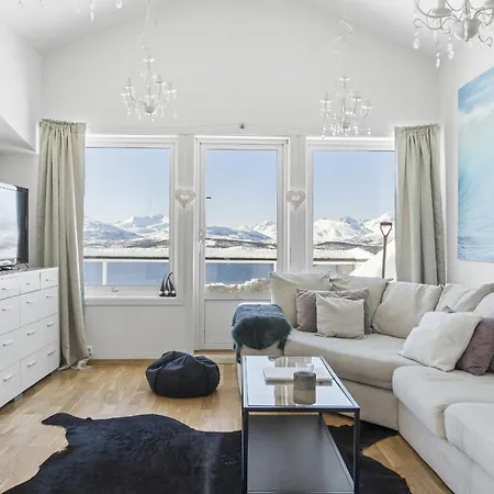 Med Panoramautsikt Og Terrasse