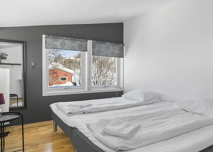 Med Panoramautsikt Og Terrasse Tromsø