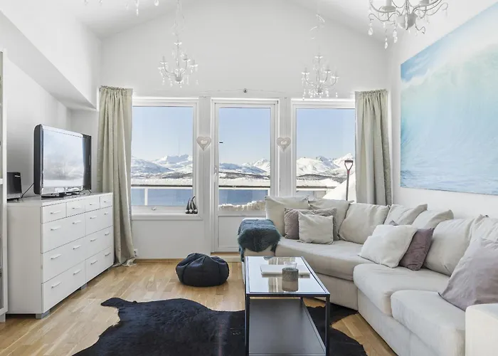 Med Panoramautsikt Og Terrasse