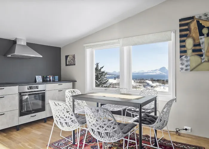 Apartamento Med Panoramautsikt Og Terrasse Tromsø